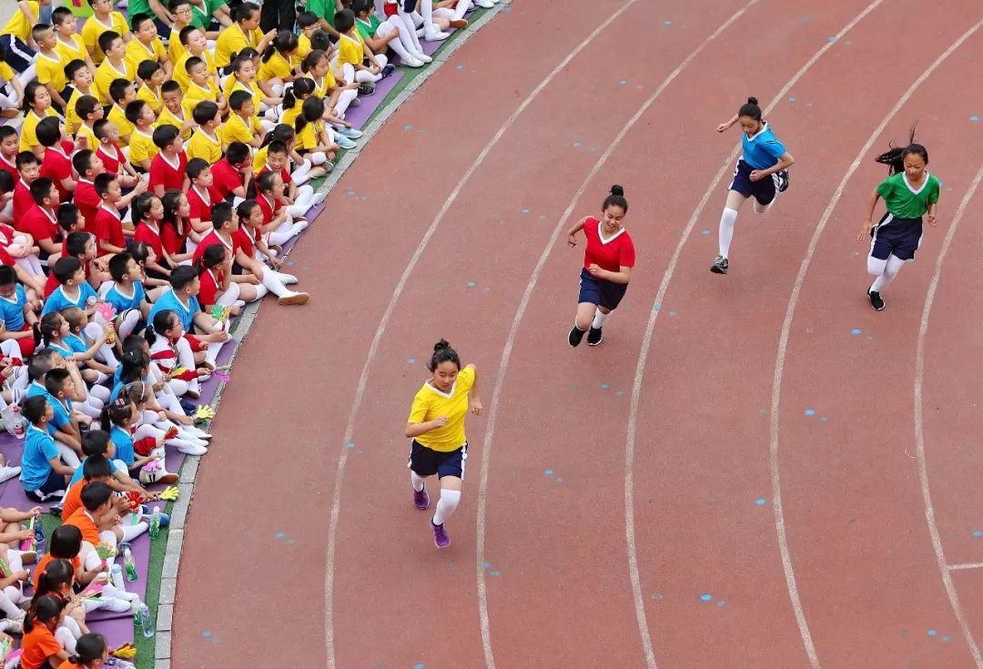 国务院:学生体质不达标,不发毕业证书,让每位学生掌握1至2项运动技能!